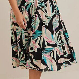 Torrid Floral Smocked Maxi Dress Size 1X Boho Tiered Sundress Pockets